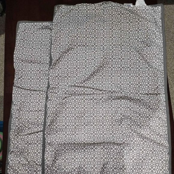 2 Brand New King Size Grey and White Pillow Shams - Picture 2 of 4